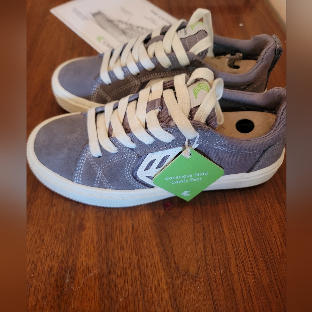 Cariuma pro skater shoes (New but without box)